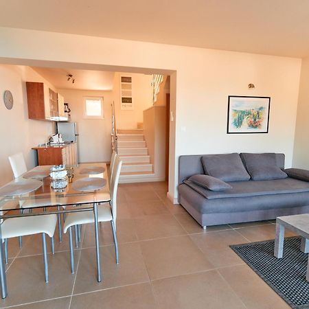 Apartments Eva Savar Екстер'єр фото