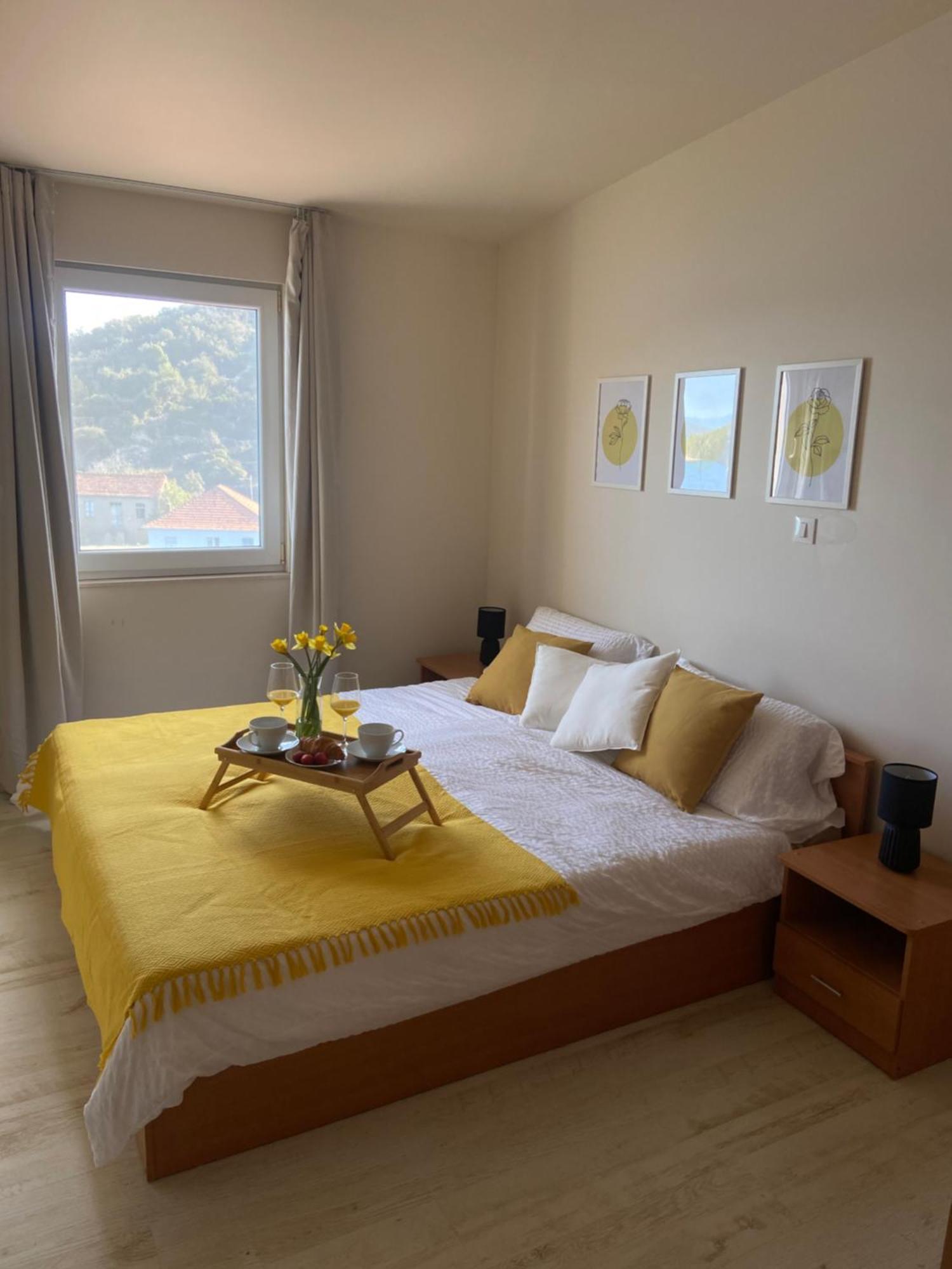 Apartments Eva Savar Екстер'єр фото