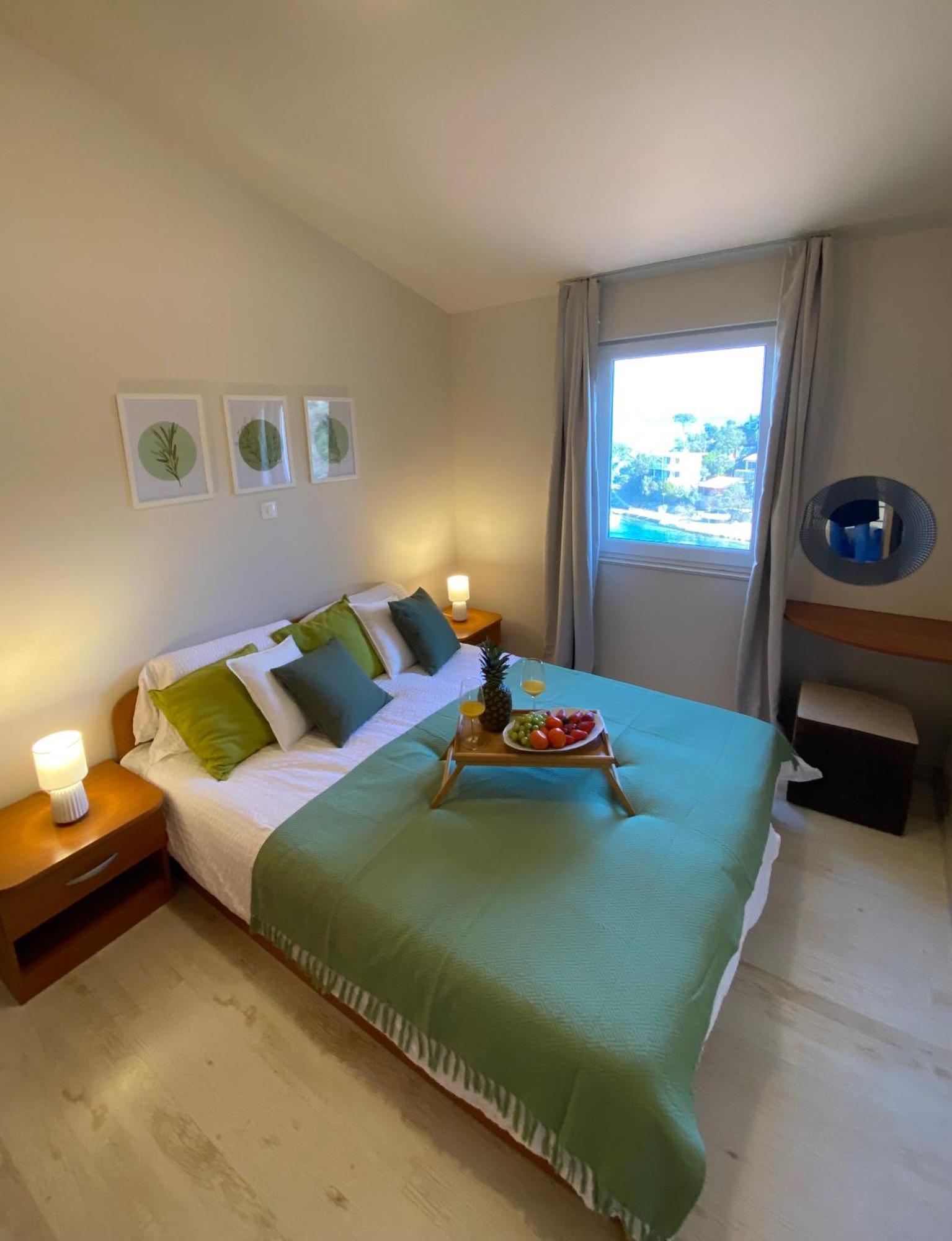 Apartments Eva Savar Екстер'єр фото